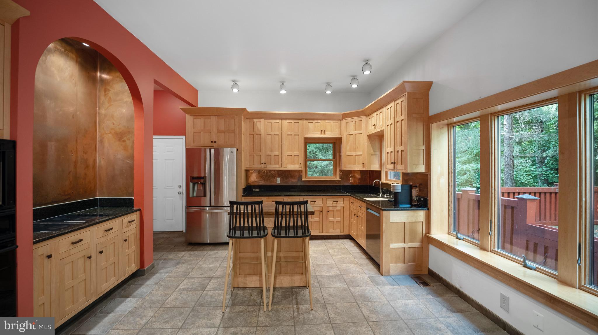 POTOMAC OUTSIDE - Residential