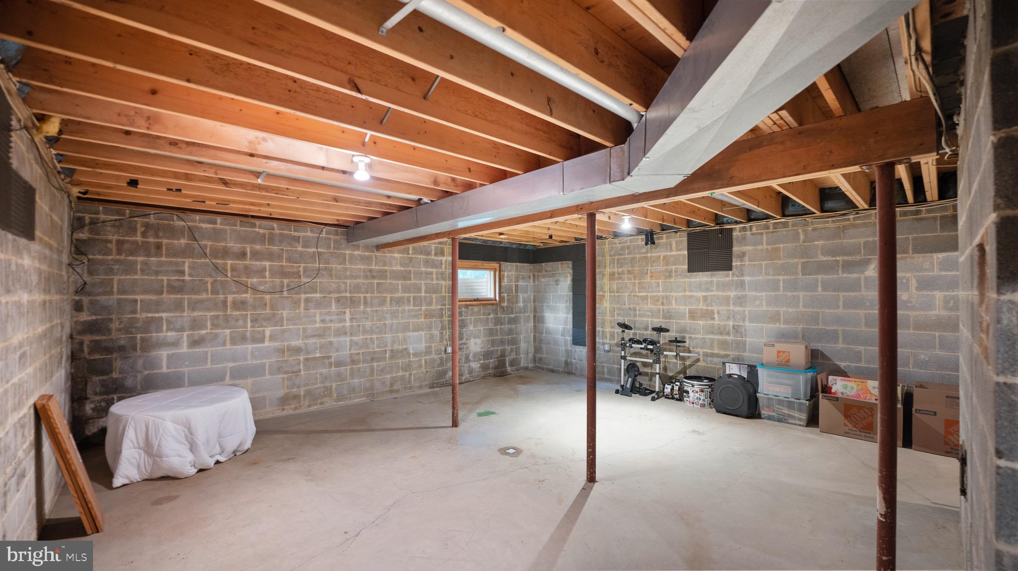 POTOMAC OUTSIDE - Residential