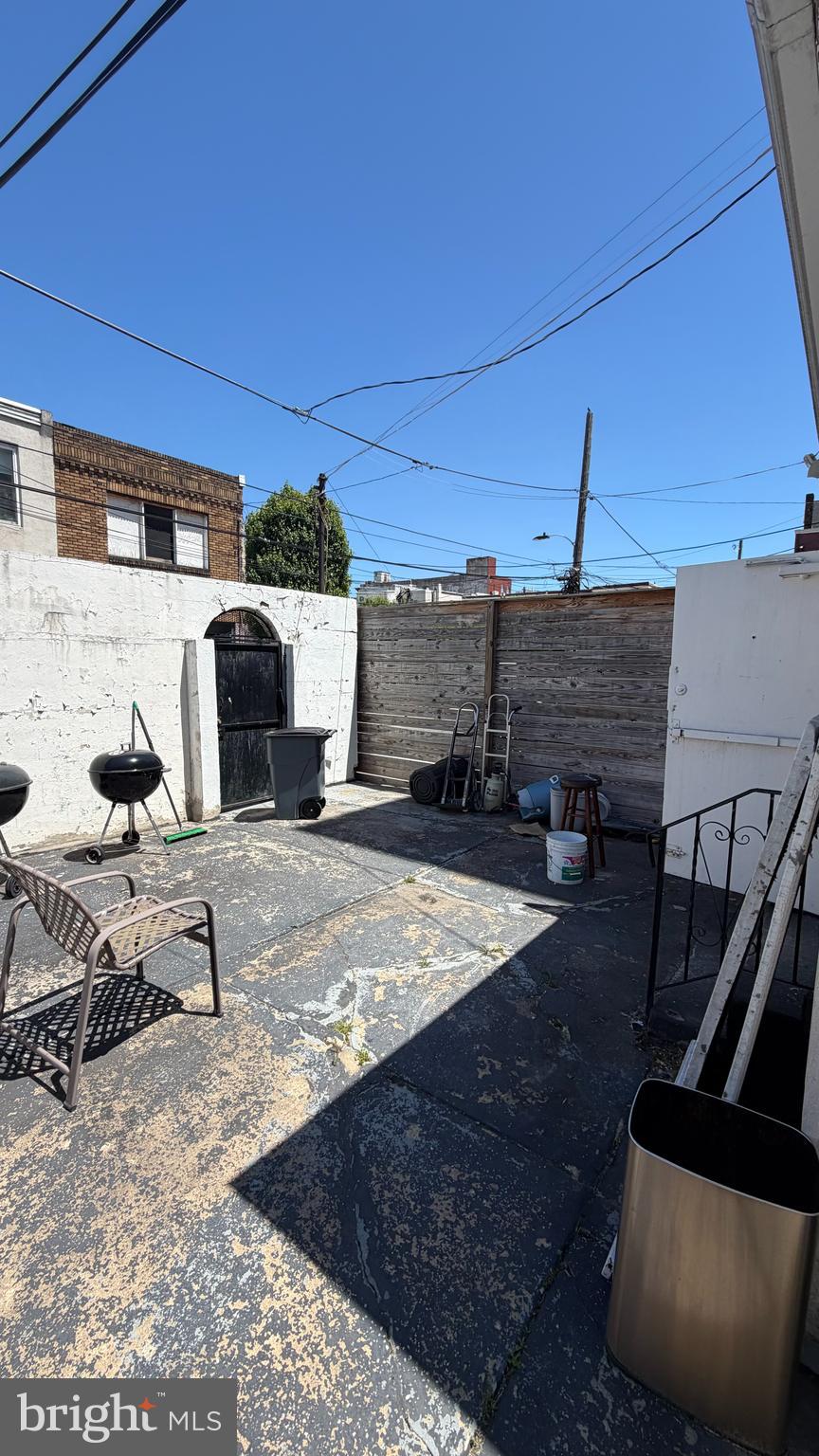 1517 CHRISTIAN STREET 17