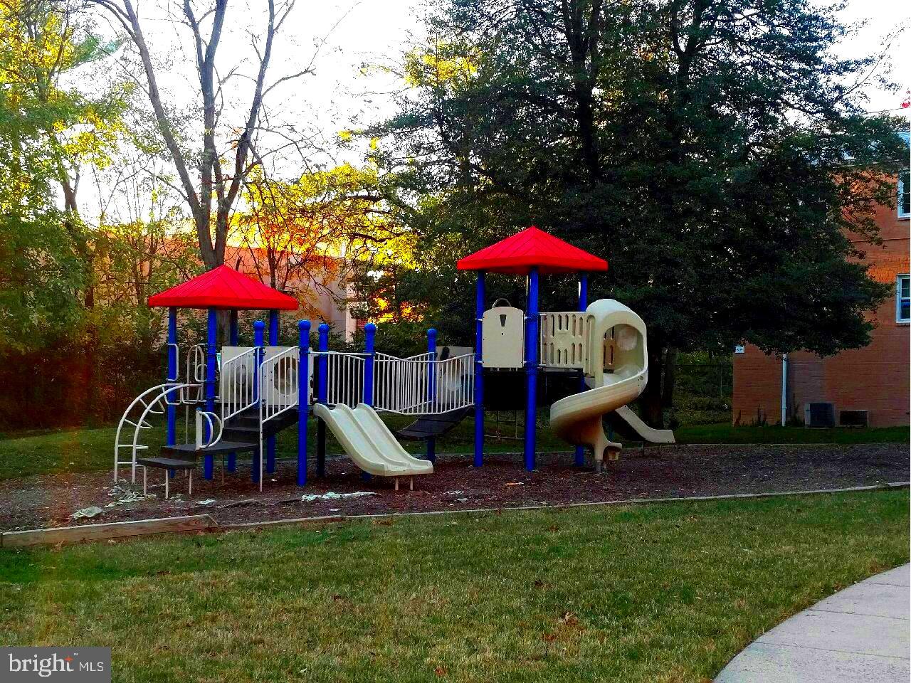 VILLAGES AT FALLS CHURCH - Residential