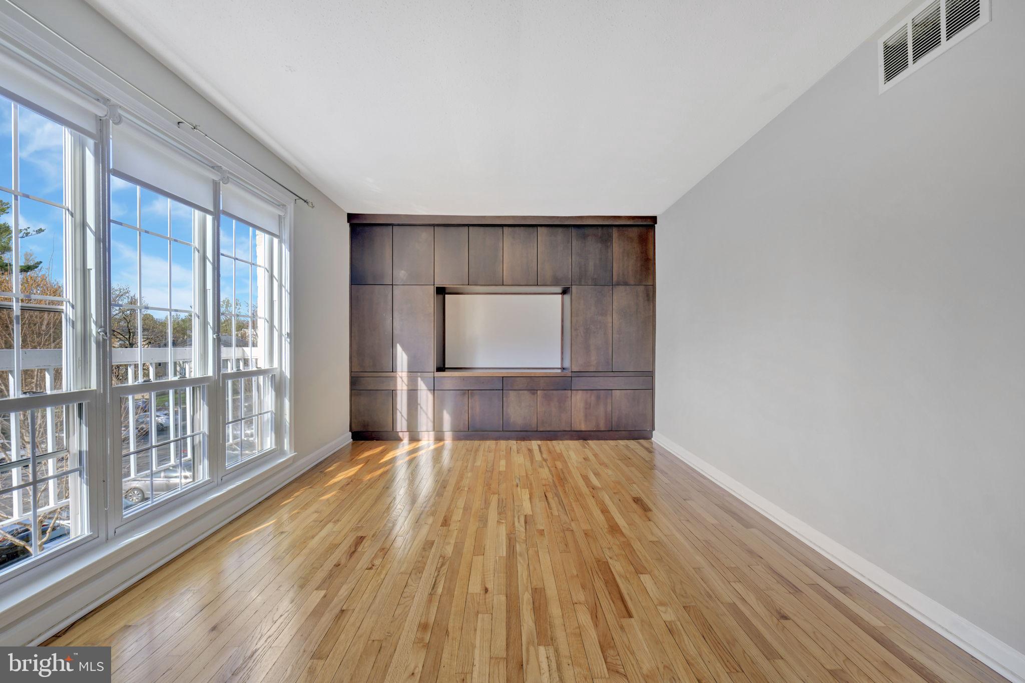 VILLAGES AT FALLS CHURCH - Residential