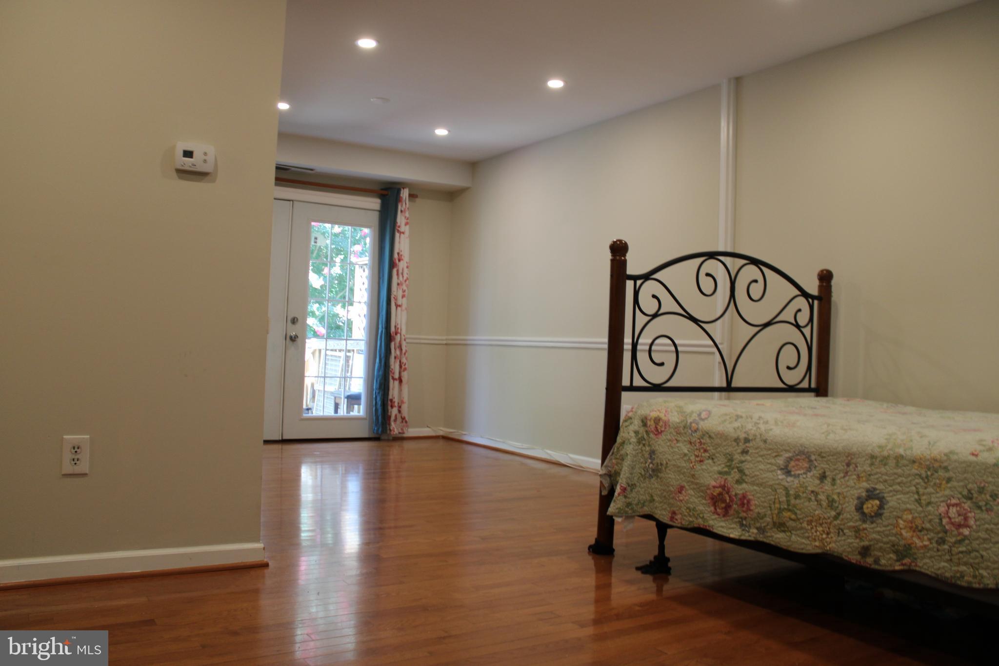 VIRGINIA KNOLLS - Residential