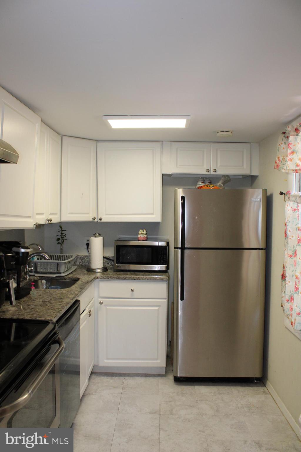 VIRGINIA KNOLLS - Residential