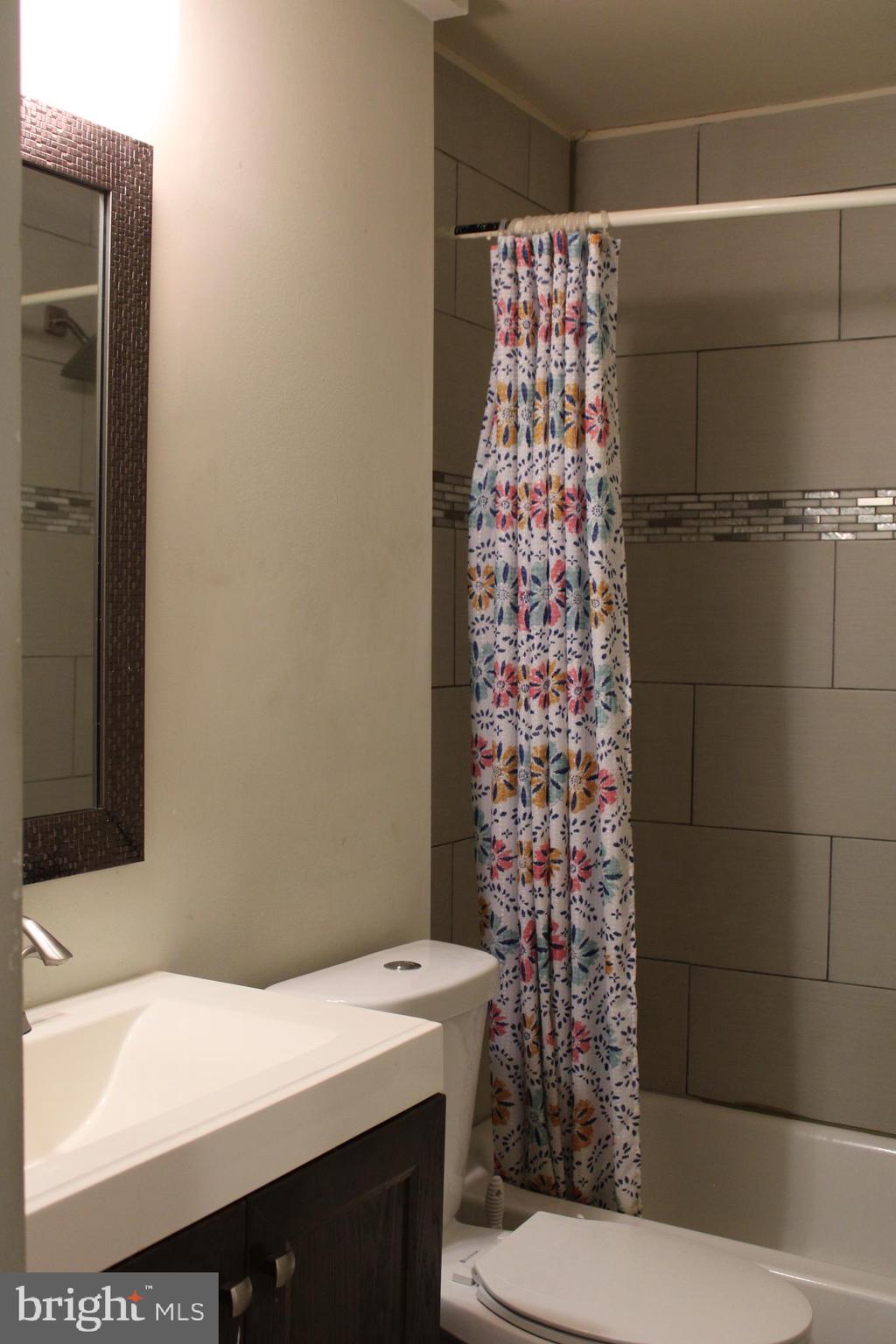 VIRGINIA KNOLLS - Residential