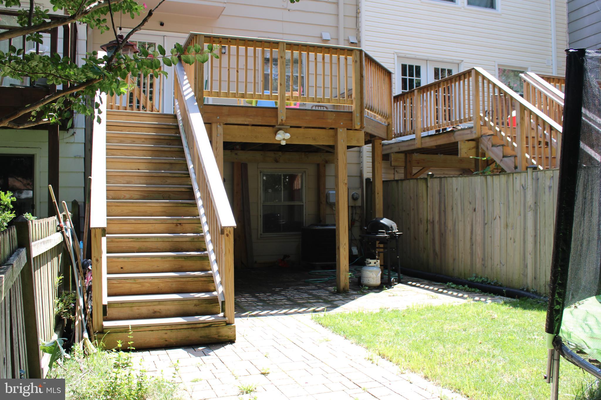 VIRGINIA KNOLLS - Residential