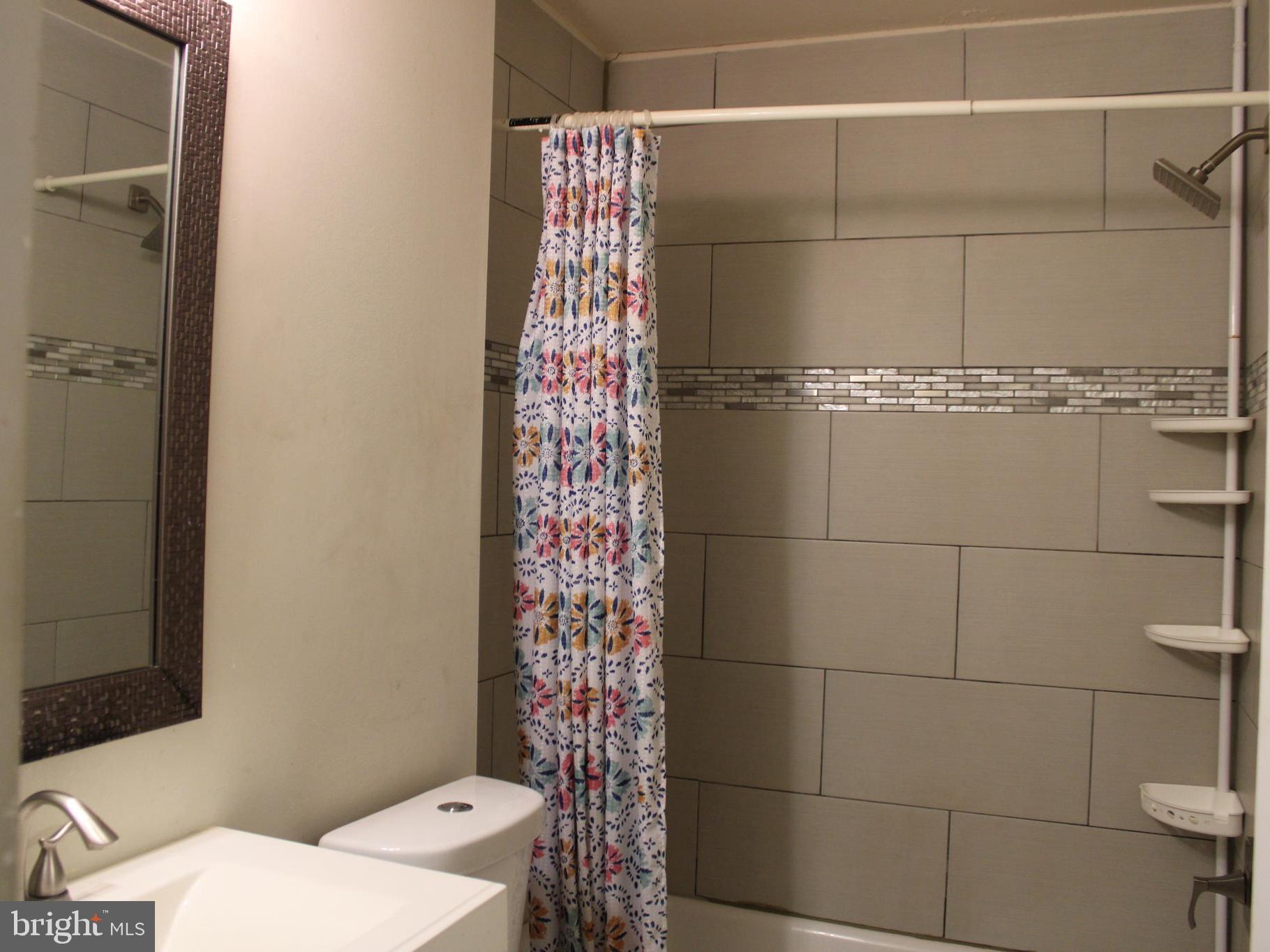 VIRGINIA KNOLLS - Residential