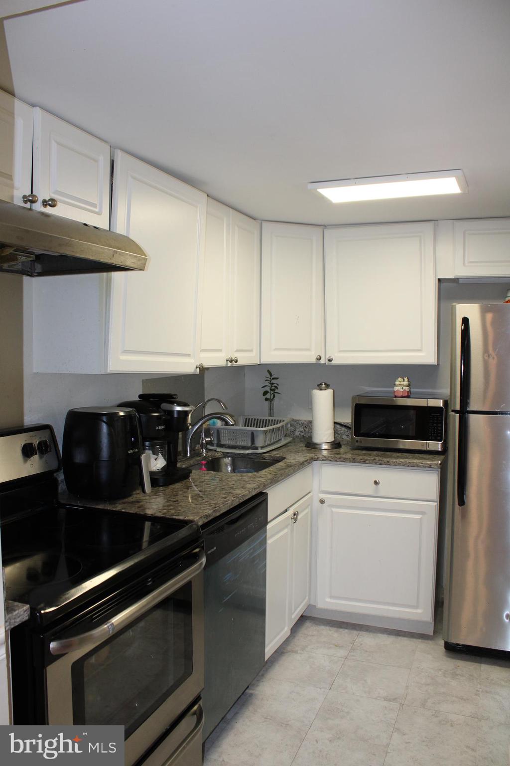 VIRGINIA KNOLLS - Residential