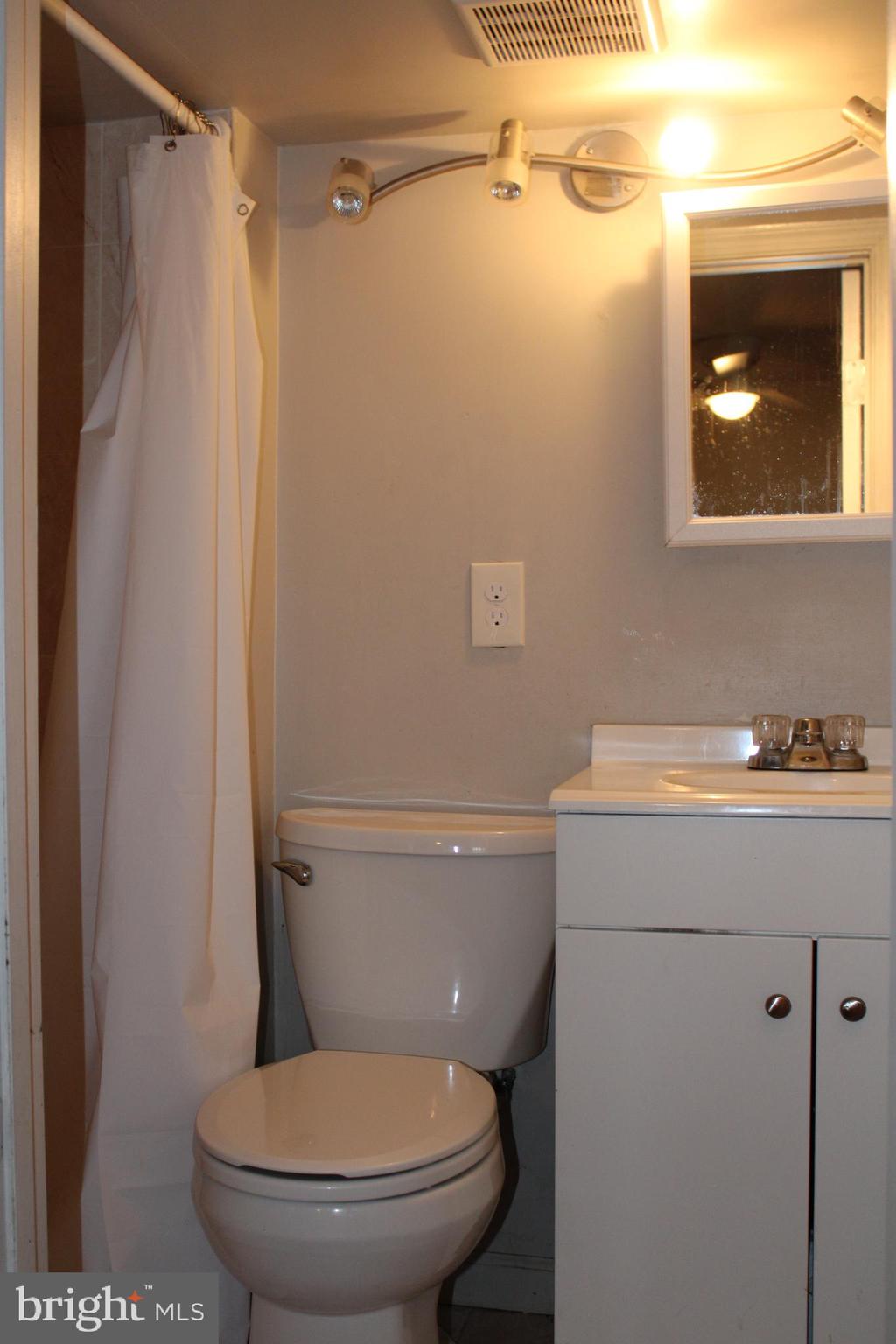 VIRGINIA KNOLLS - Residential