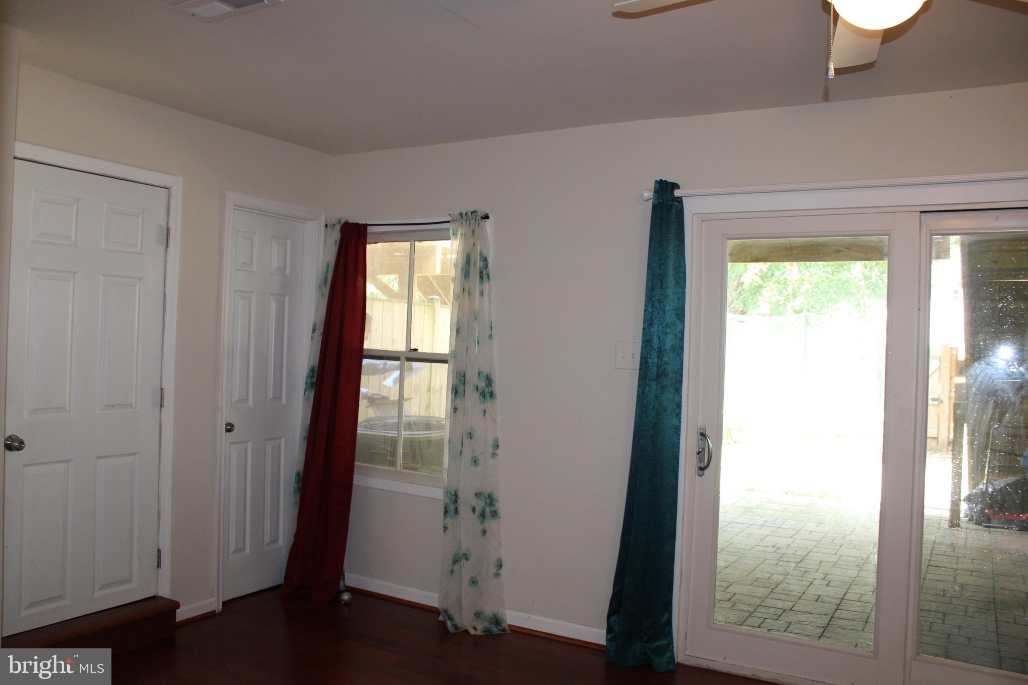 VIRGINIA KNOLLS - Residential