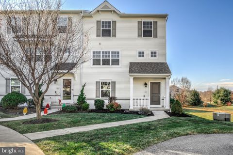 Photo of 419 Pratt Circle, WILLOW STREET, PA 17584 (MLS # PALA2061436)
