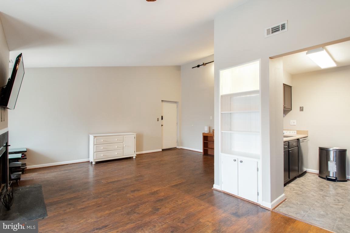 CASTLE HARBOUR - Residential