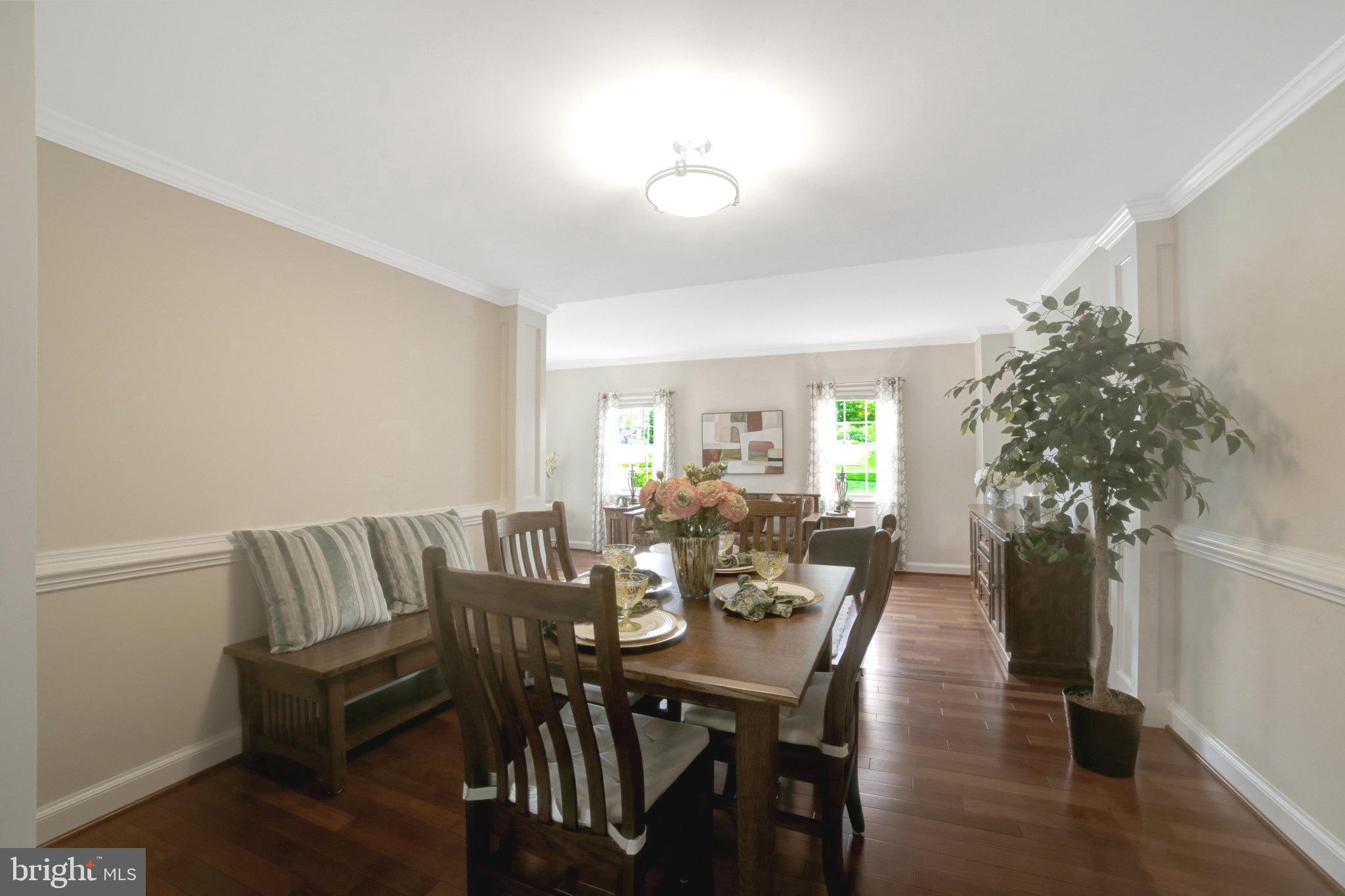 ROYAL COURT - Residential