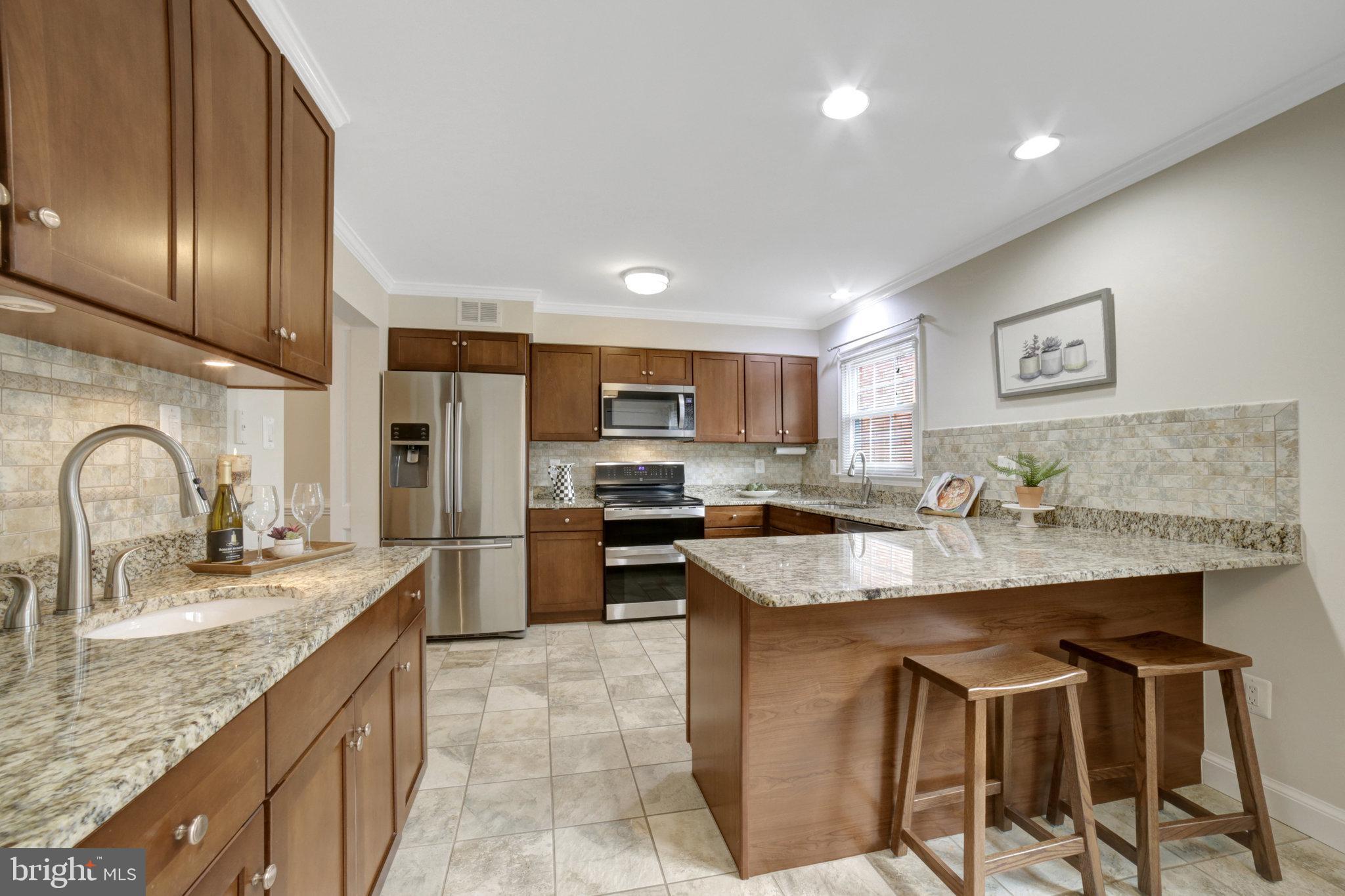 ROYAL COURT - Residential