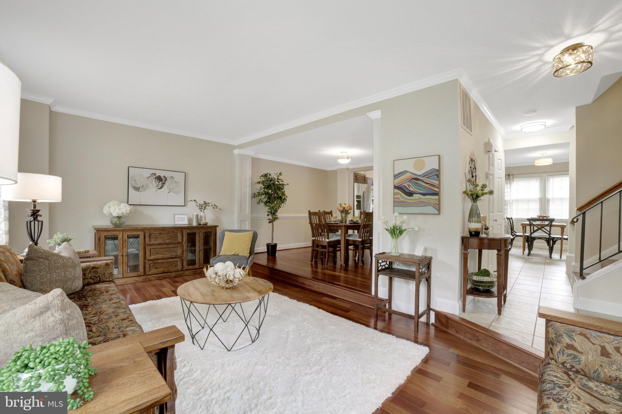 ROYAL COURT - Residential