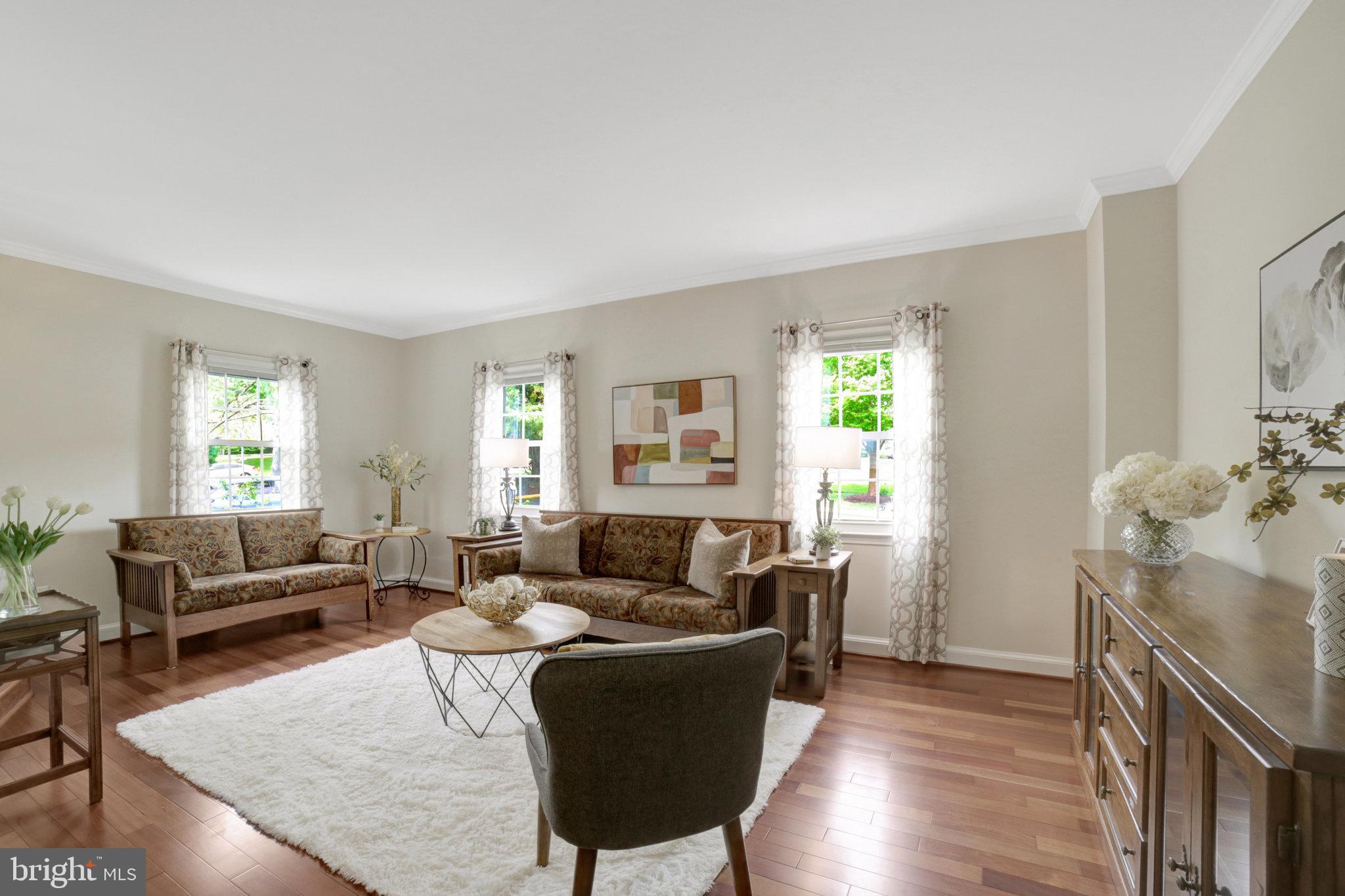 ROYAL COURT - Residential