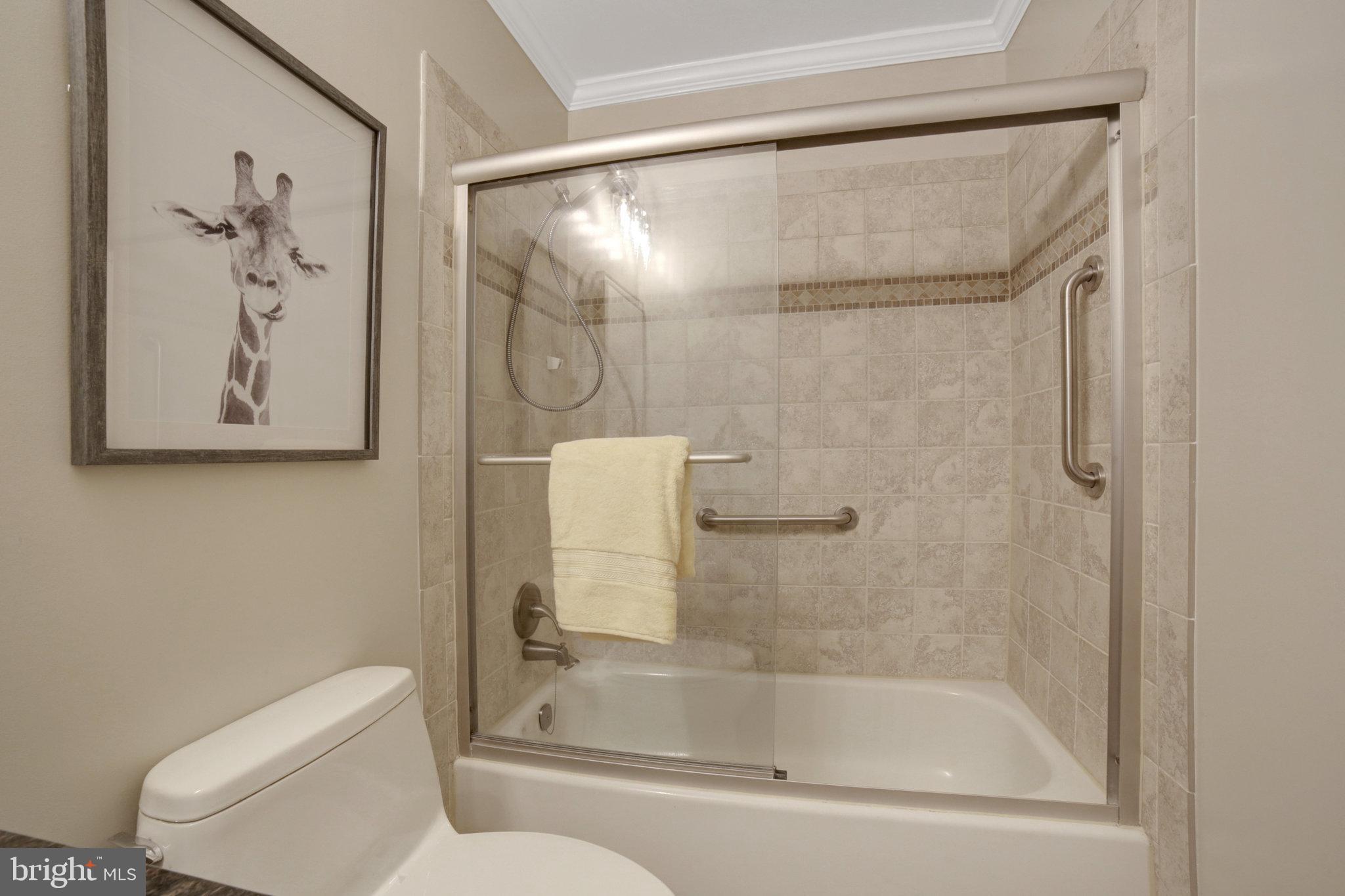 ROYAL COURT - Residential