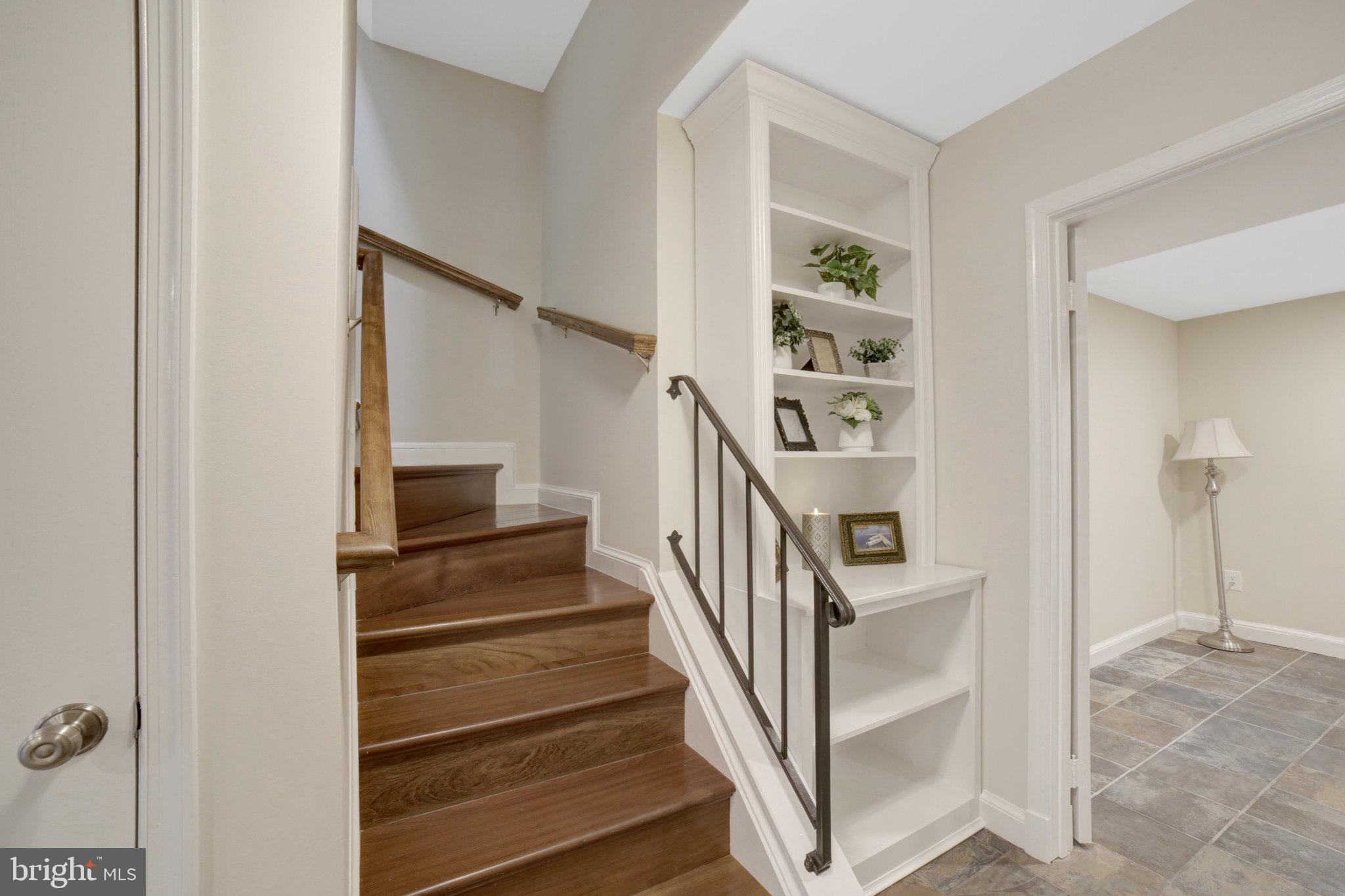 ROYAL COURT - Residential