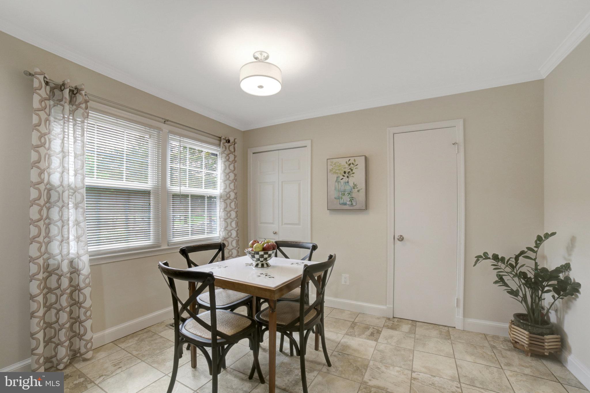 ROYAL COURT - Residential