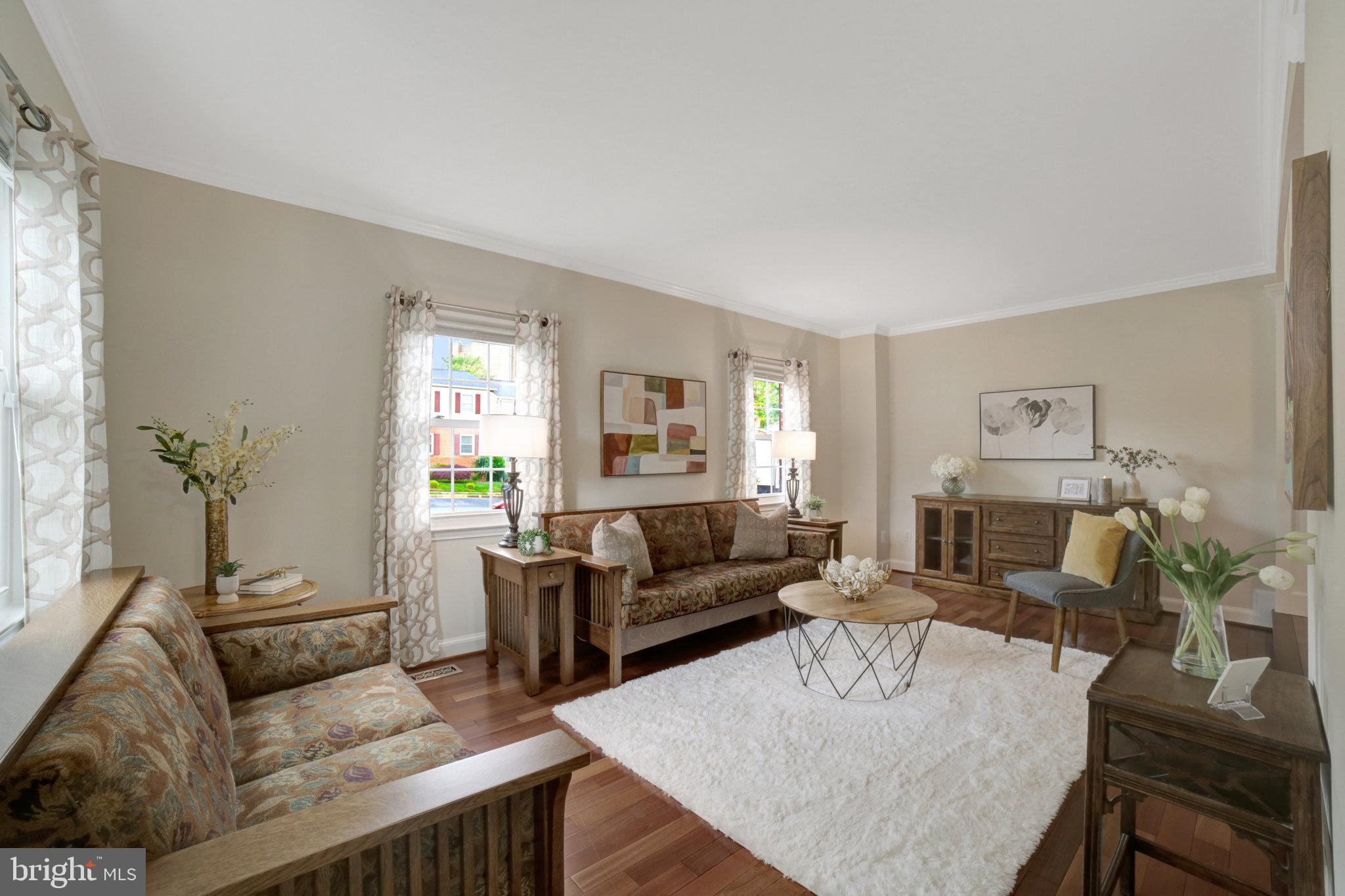 ROYAL COURT - Residential