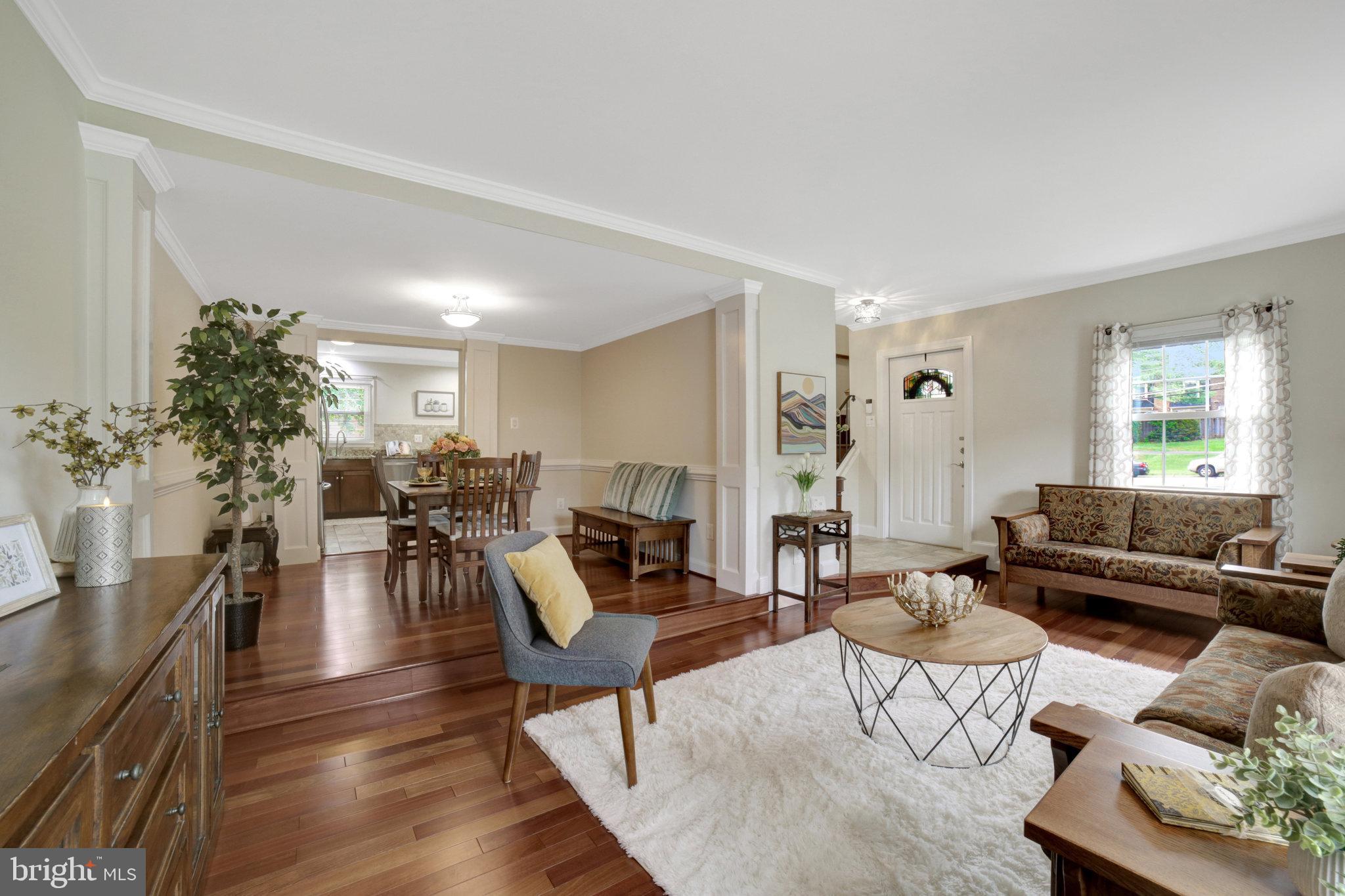 ROYAL COURT - Residential