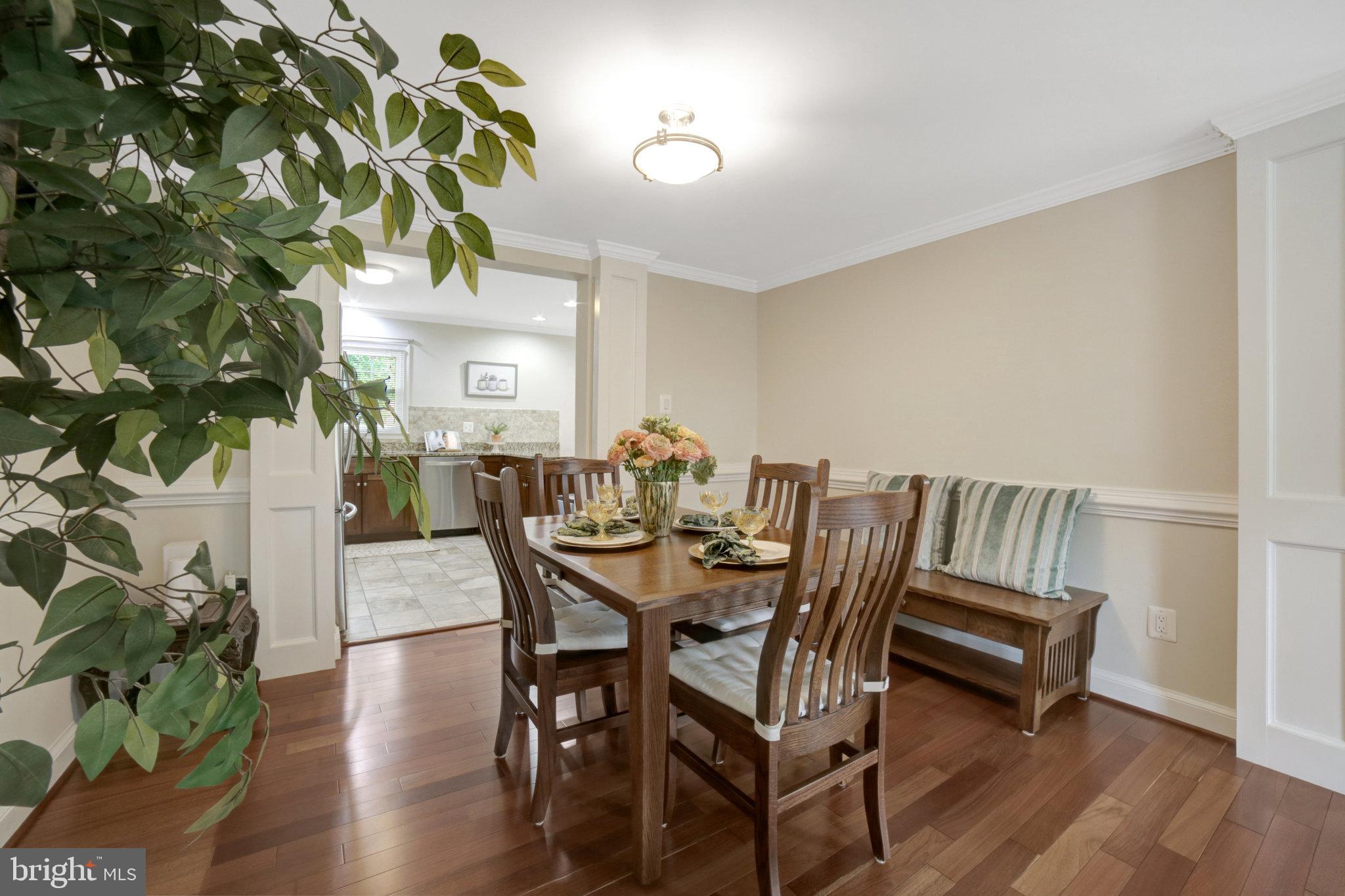 ROYAL COURT - Residential