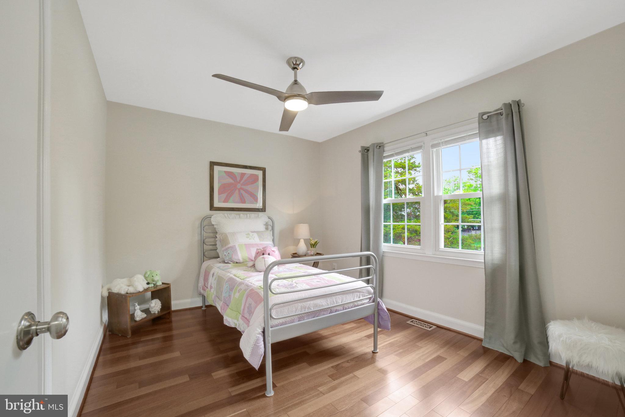 ROYAL COURT - Residential