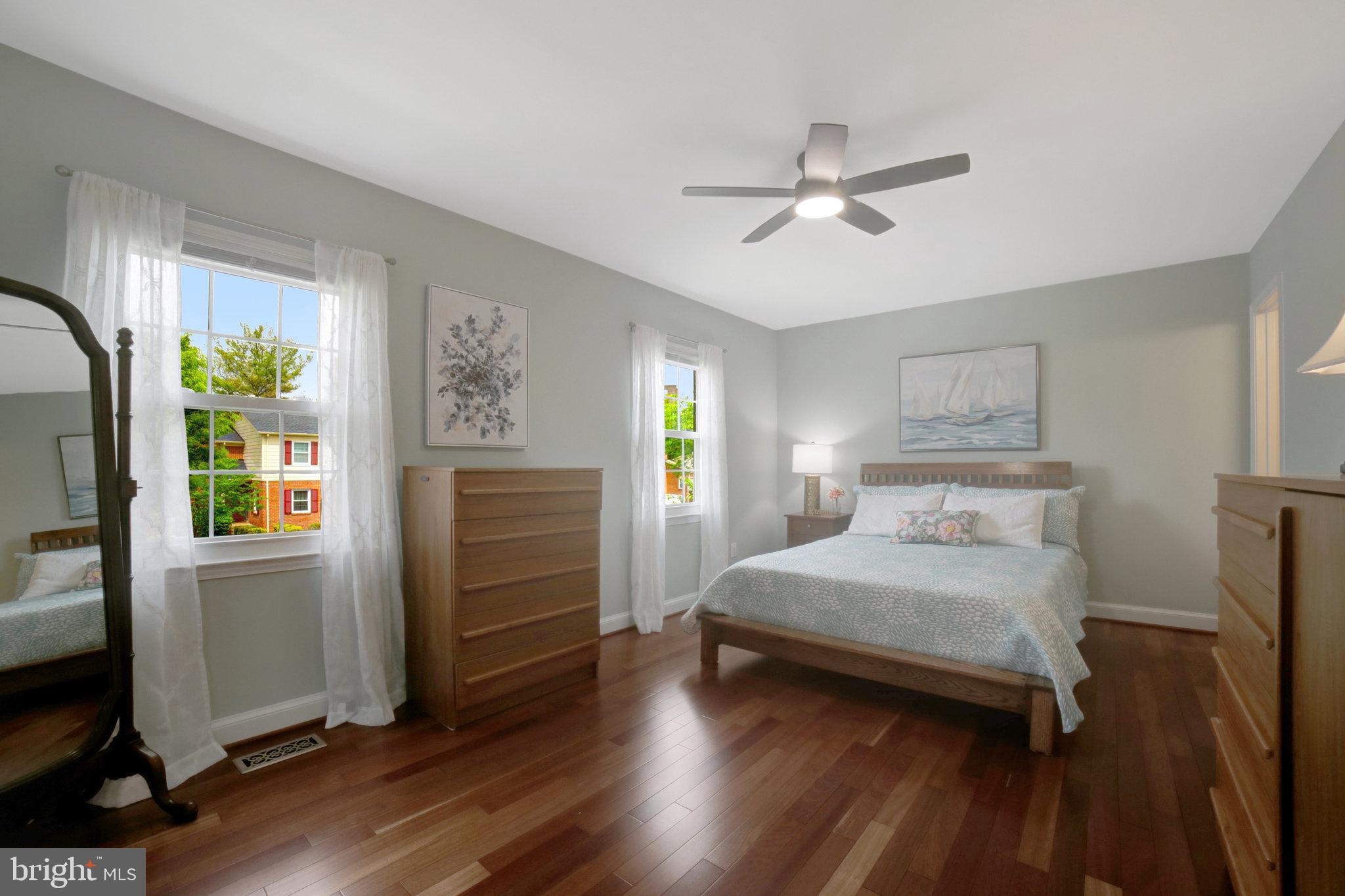 ROYAL COURT - Residential