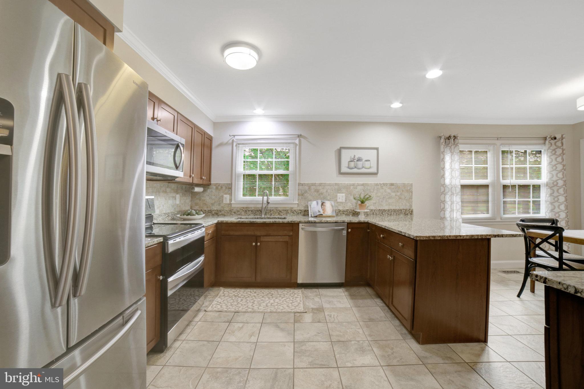 ROYAL COURT - Residential