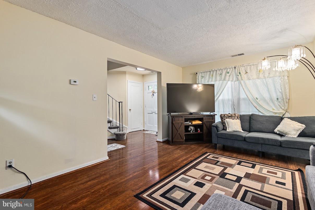 8210 CARRLEIGH PARKWAY 6