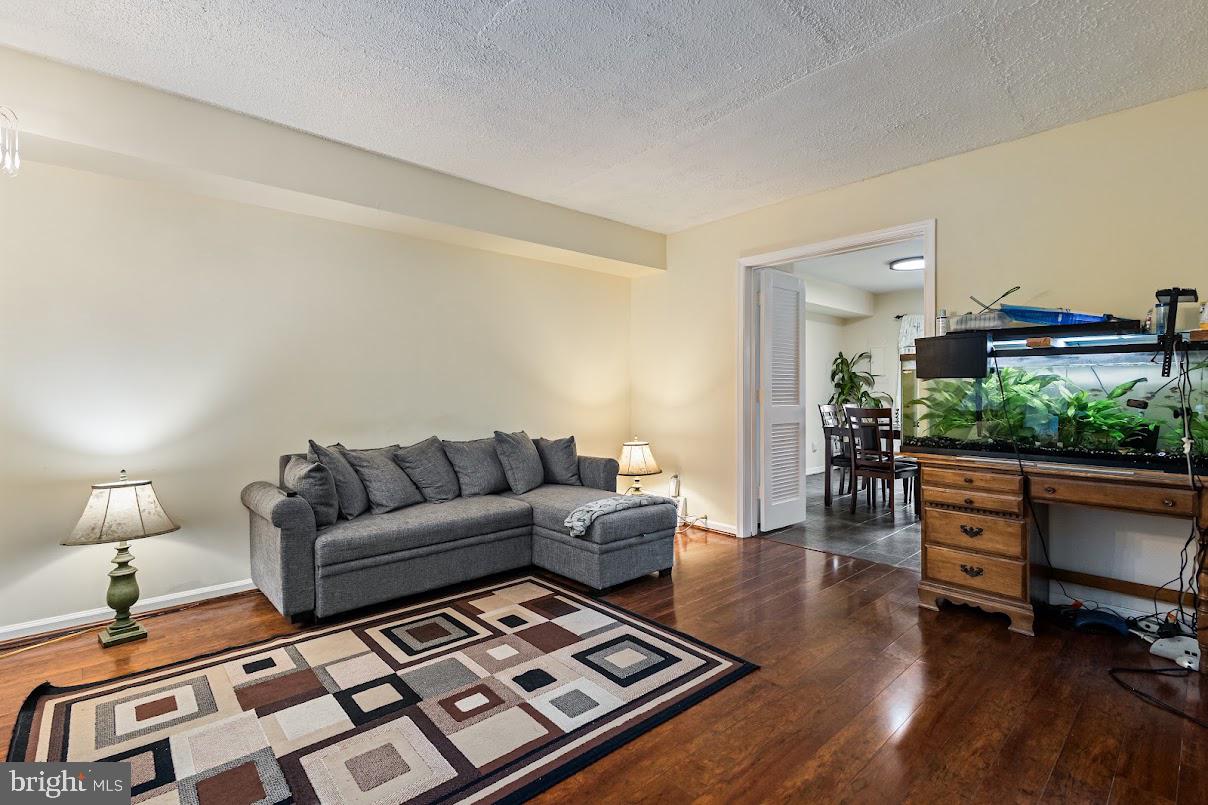 8210 CARRLEIGH PARKWAY 6