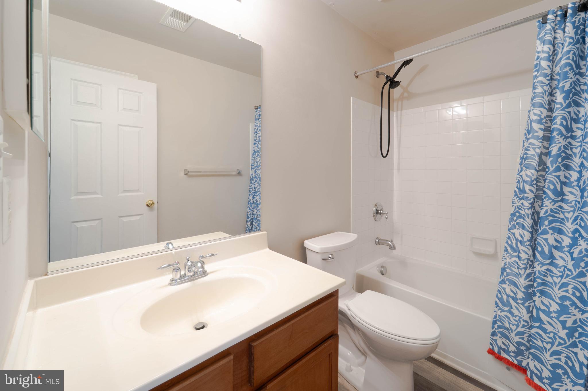 VILLAGE OF IDLEWILD - Residential Lease