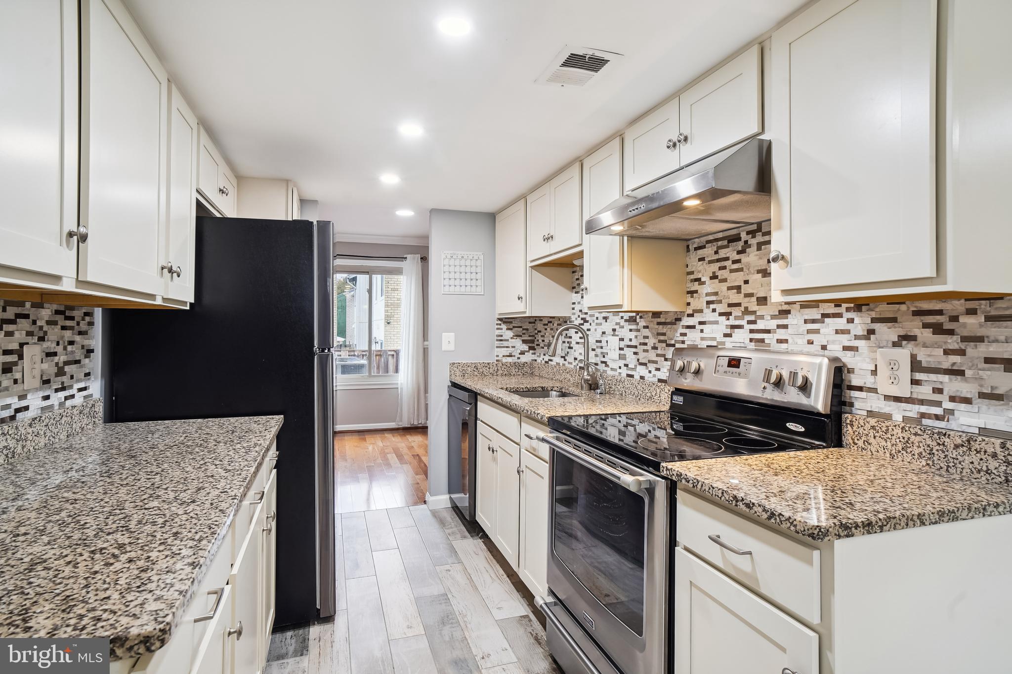 MARYLAND PLACE - Residential