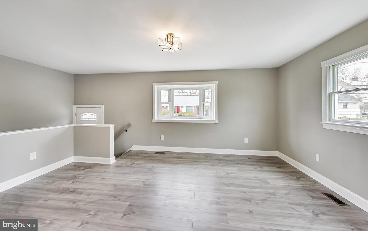 5923 BERWYN ROAD