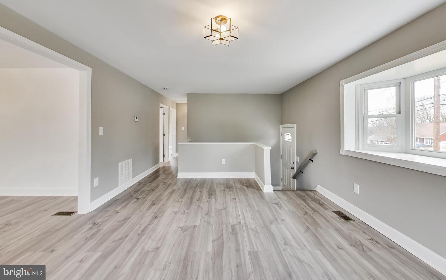 5923 BERWYN ROAD