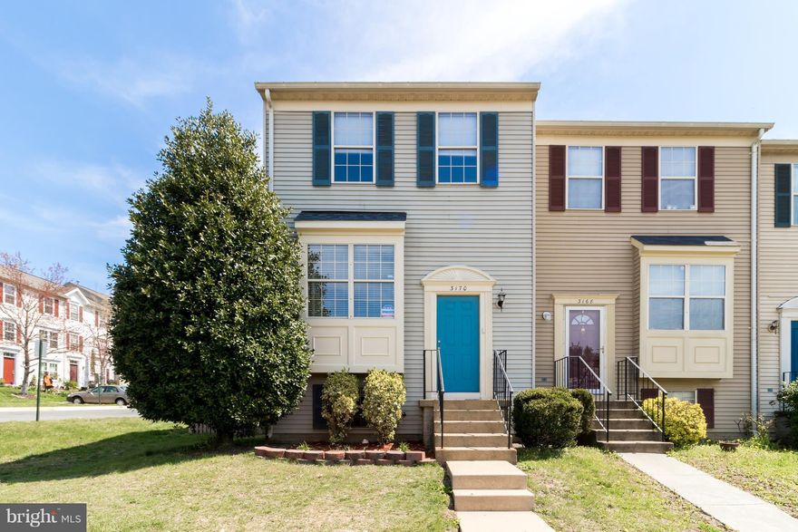 BEAUTIFUL 3 LEVEL END UNIT TOWN HOME IN EXCELLENT LOCATION!  4 BEDROOMS, 2 FULL REMODELED BATHS, RECENTLY REMODELED KITCHEN, BAMBOO FLOORING, CORIAN COUNTER TOPS, FAMILY ROOM WITH FIREPLACE, REAR DECK OVER LOOKS LARGE FENCED YARD!, AND MUCH MORE!  CENTRAL LOCATION FOR EASY ACCESS TO I95, SHOPPING, AND DINING!