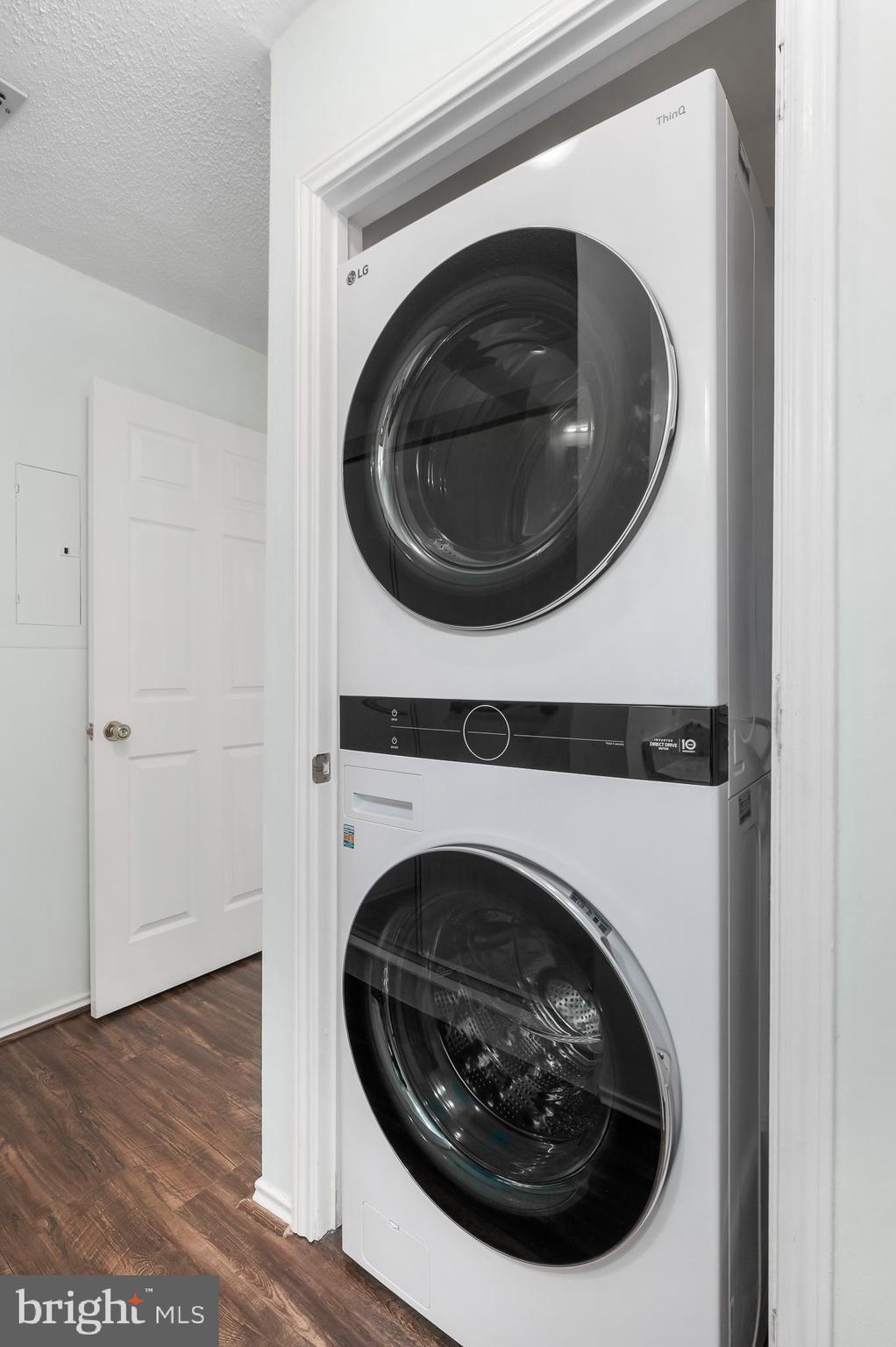 ASHBURN FARM - Residential