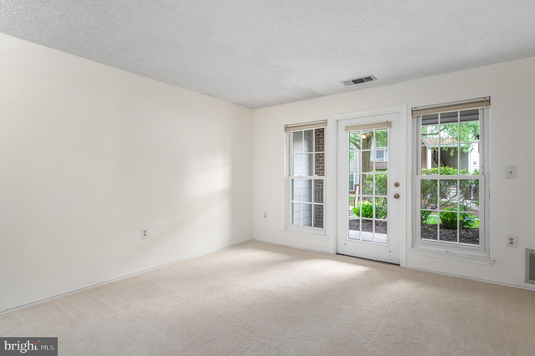 ASHBURN FARM - Residential