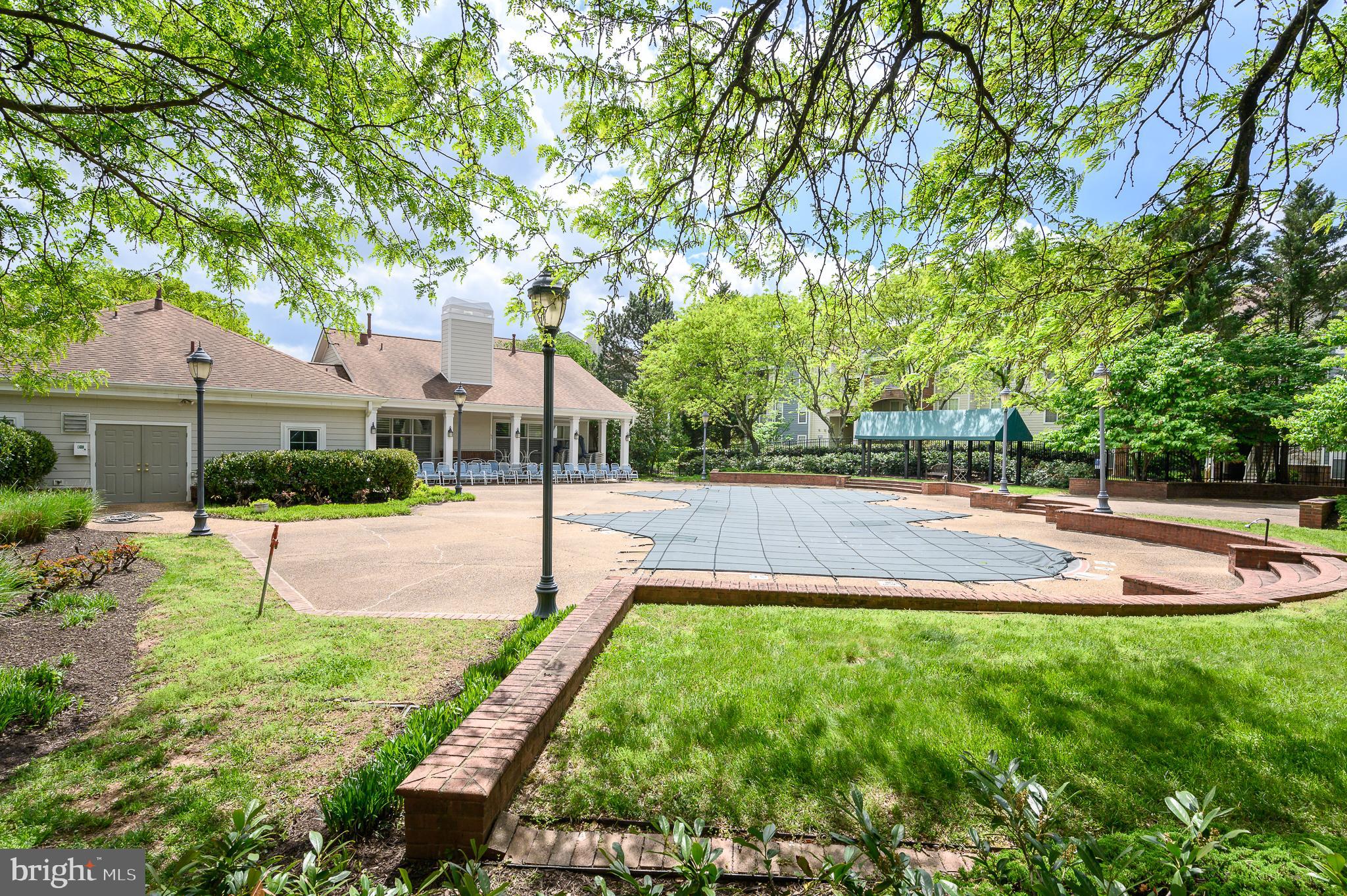 ASHBURN FARM - Residential