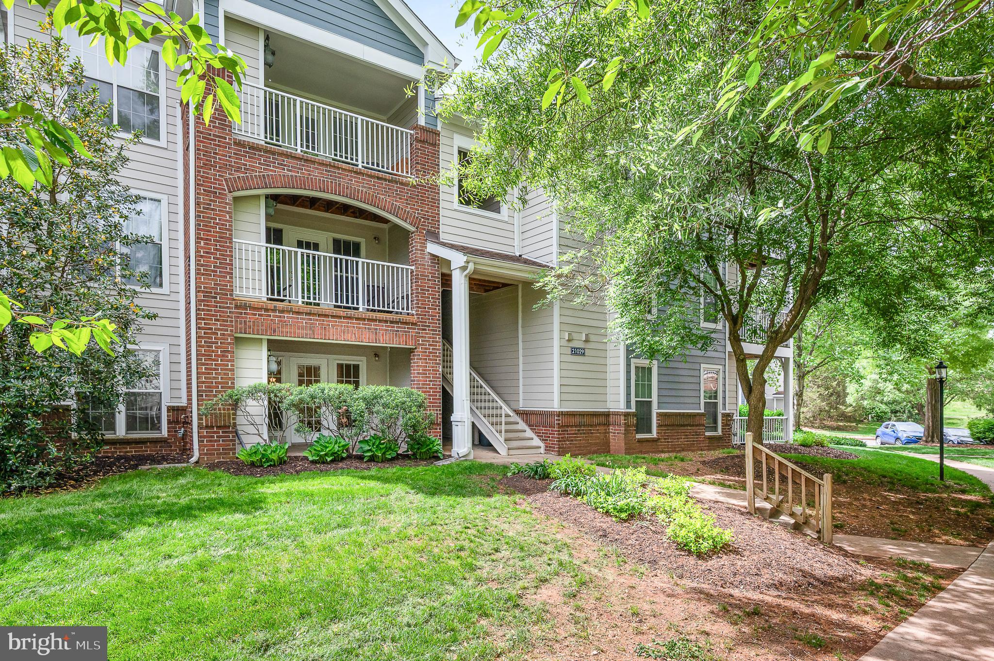 ASHBURN FARM - Residential