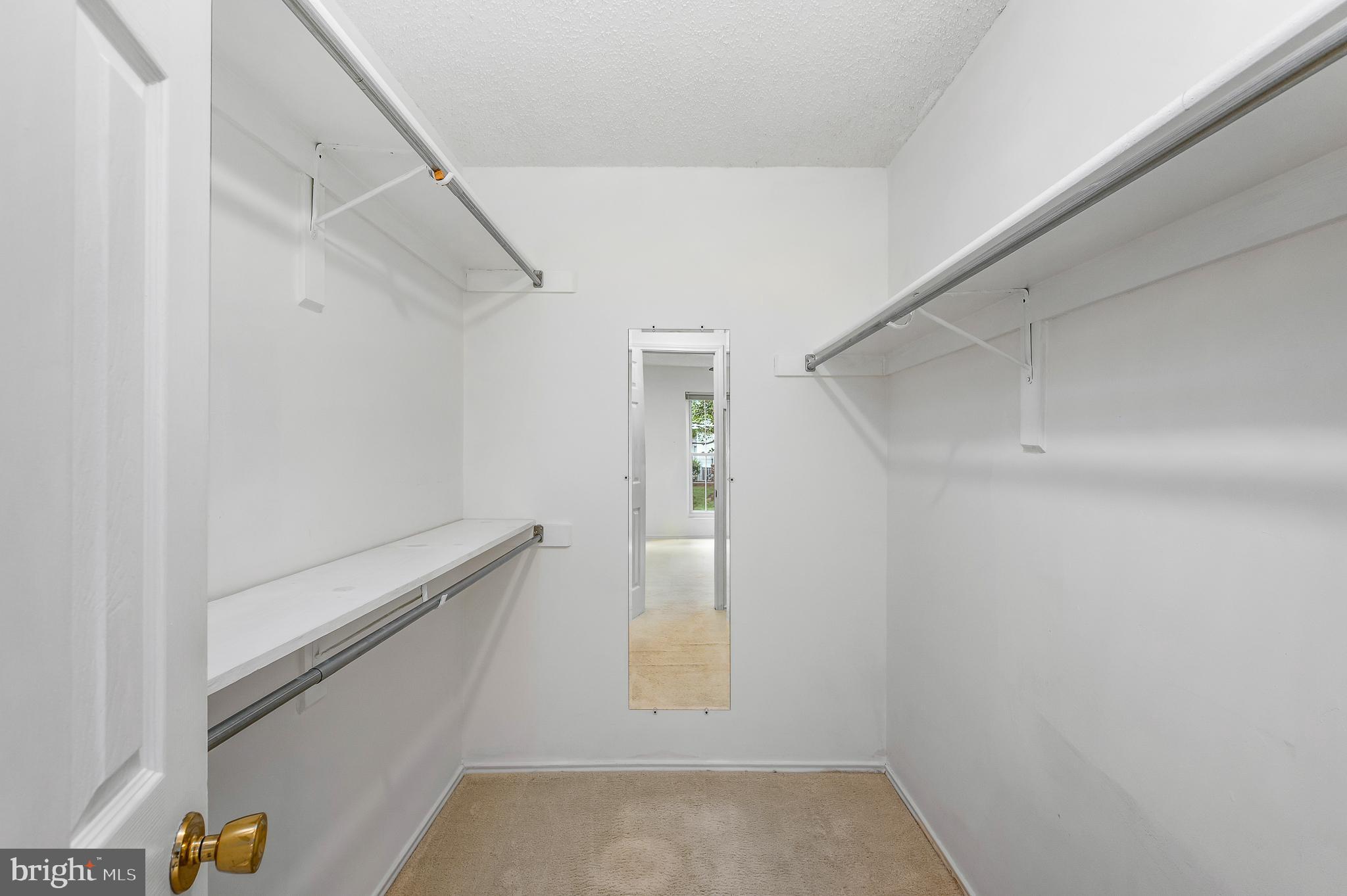 ASHBURN FARM - Residential