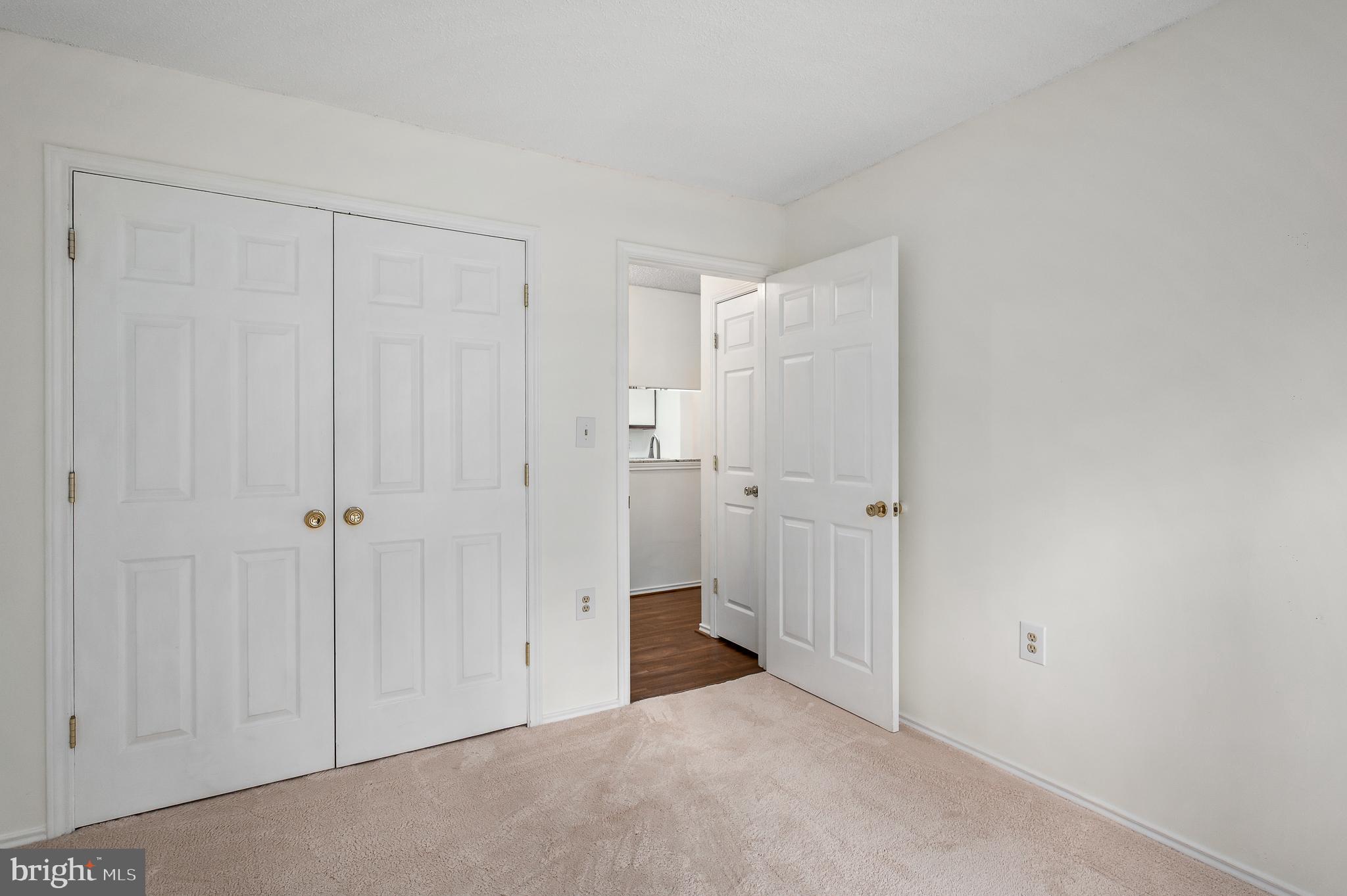 ASHBURN FARM - Residential