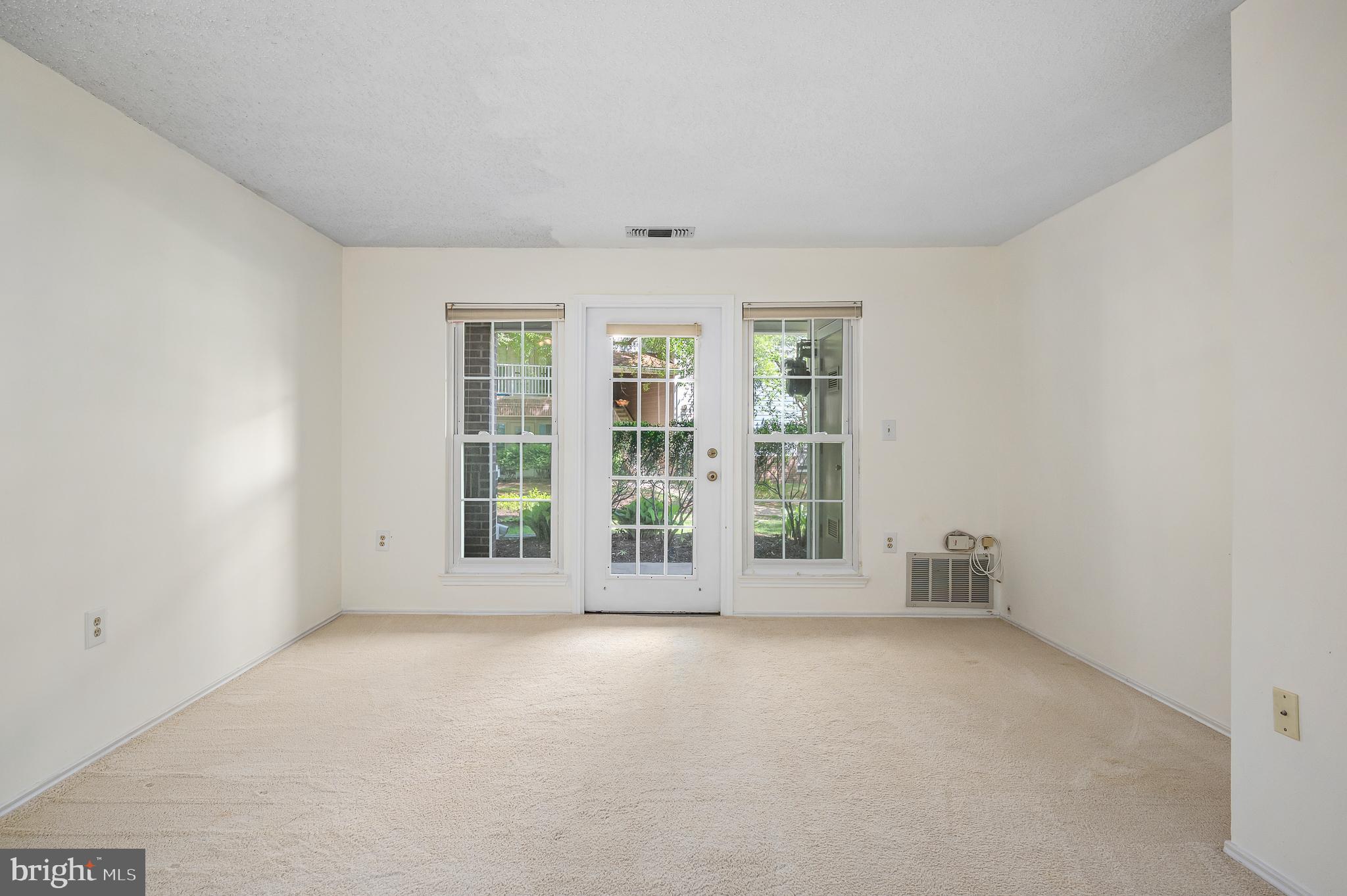 ASHBURN FARM - Residential