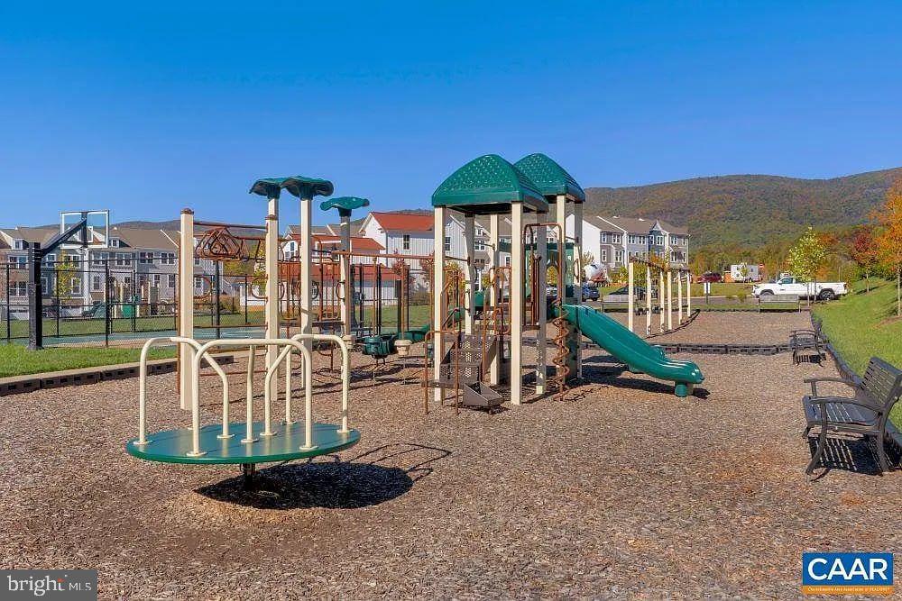 PLEASANT GREEN - Residential Lease