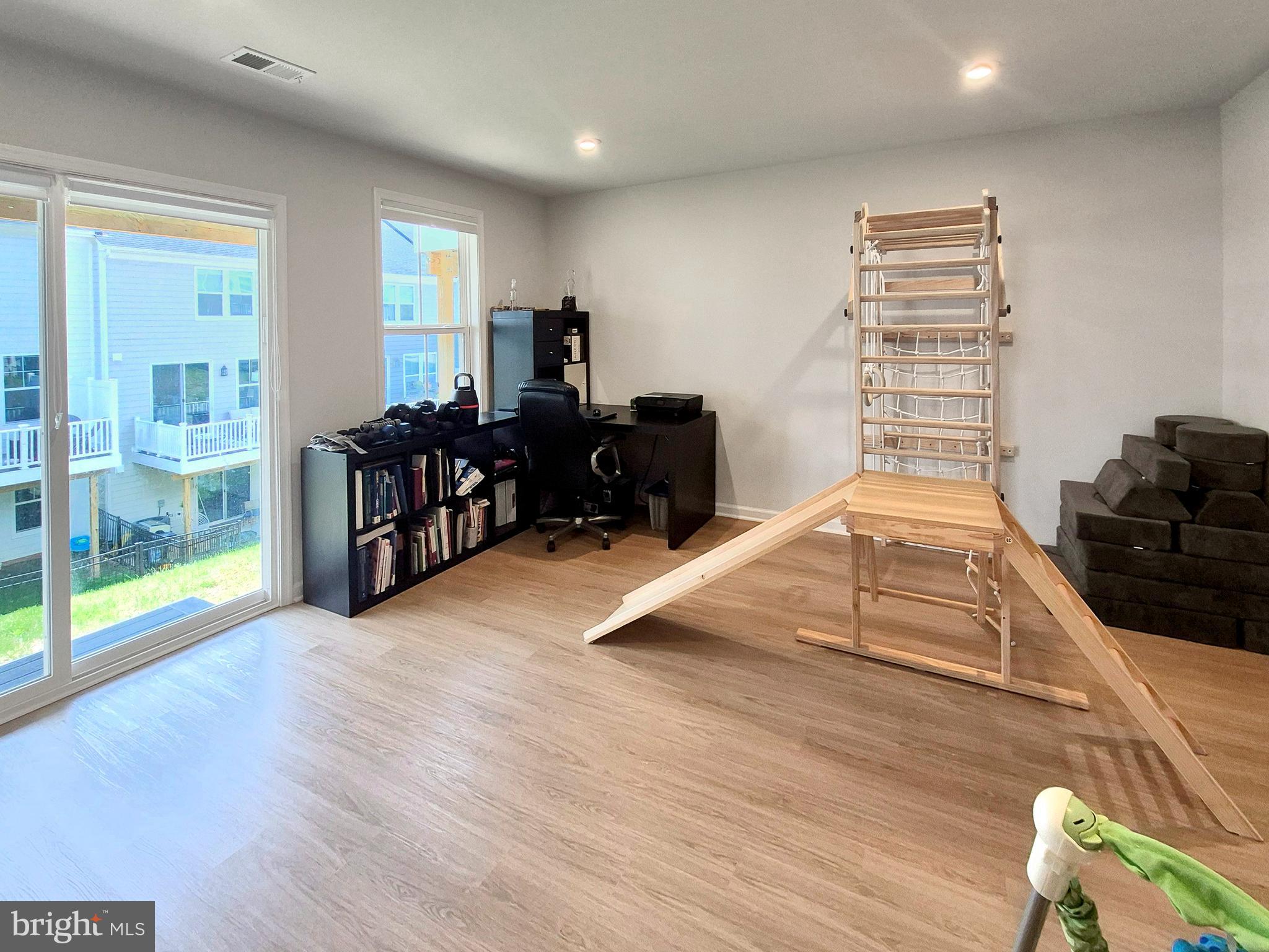 PLEASANT GREEN - Residential Lease