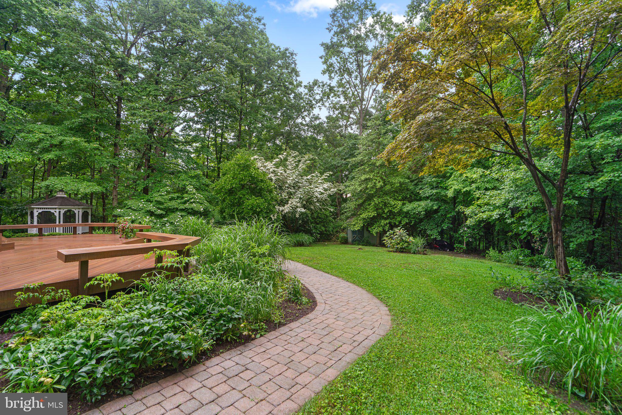 CROSSPOINTE - Residential