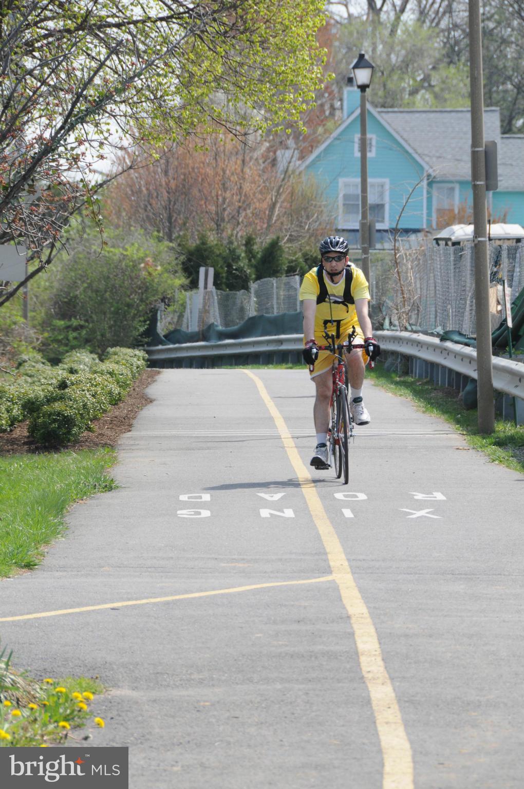 18 WEST - Residential Lease