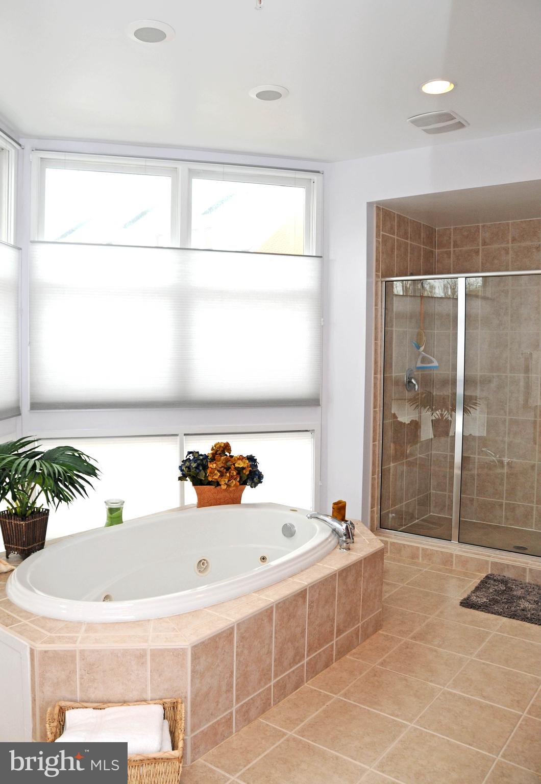 18 WEST - Residential Lease