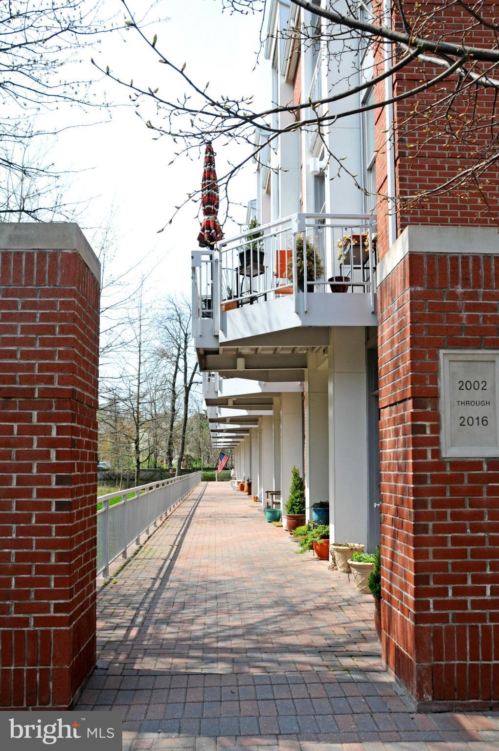 18 WEST - Residential Lease