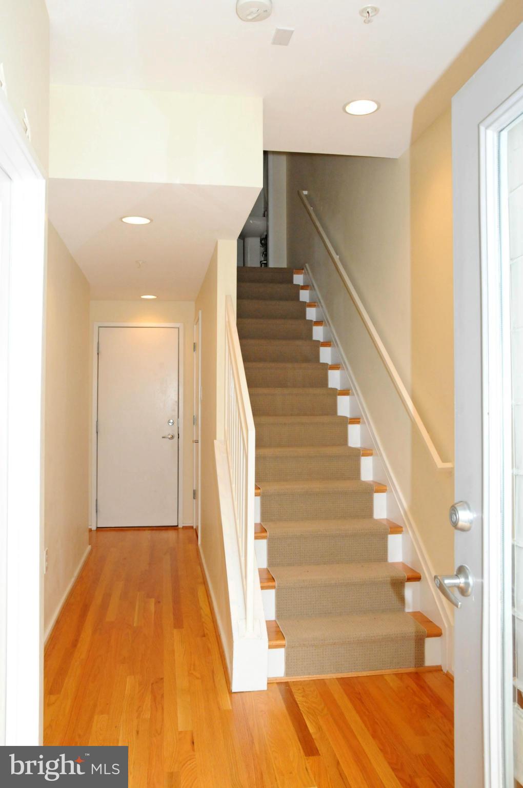 18 WEST - Residential Lease