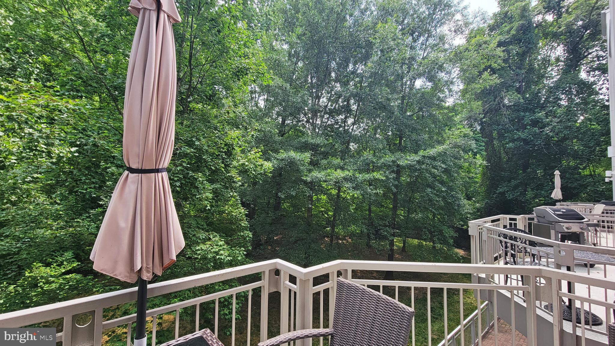 18 WEST - Residential Lease